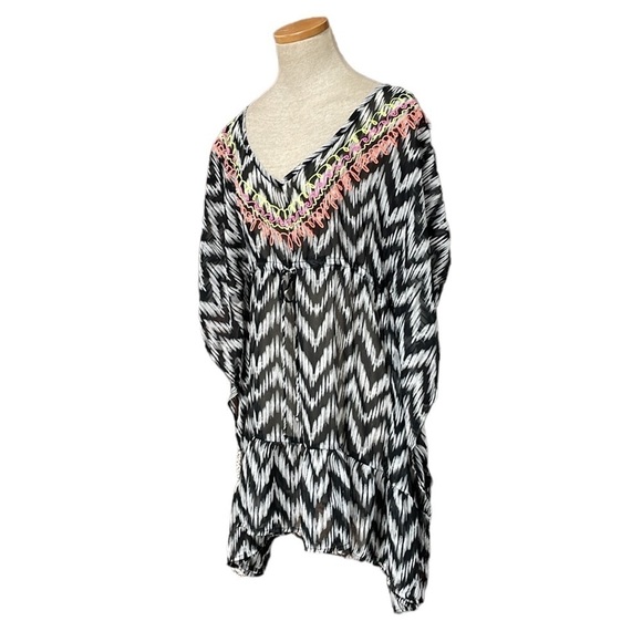 Miken Coverup Womens XL Black White NWT Zig Zag Pattern Embroidered Sheer Poncho - Picture 2 of 16